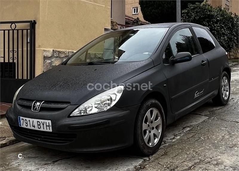 Usado Peugeot 307 90 CV (66 kW) 2002 Negro Berlina