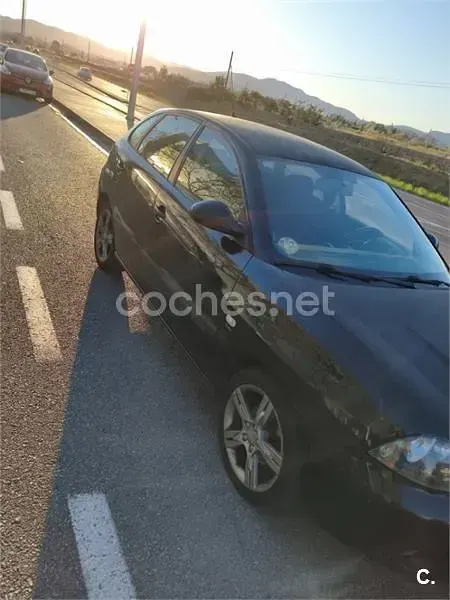 Usado Seat Ibiza Reference 100 CV (73 kW) 2006 Negro Utilitario