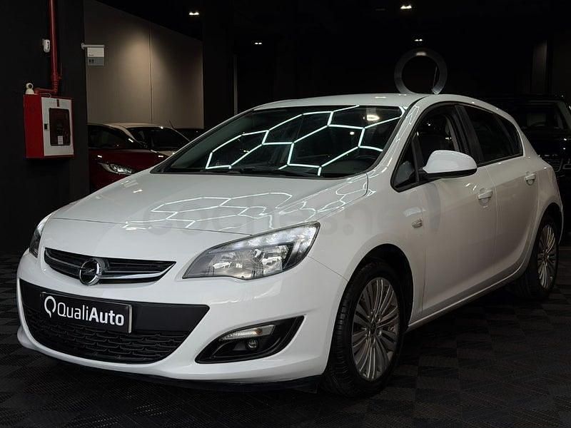 Usado Opel Astra Excellence 125 HP (91 kW) 2015 Branco Sedan