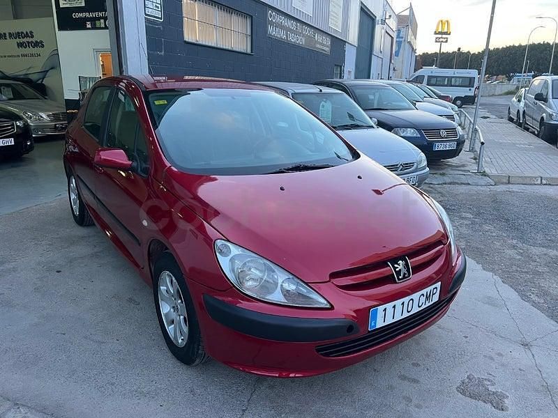 Usado Peugeot 307 110 CV (80 kW) 2003 Granate Berlina