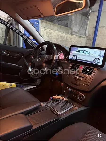 Usado Mercedes C200 136 CV (100 kW) 2010 Gris / plata Berlina