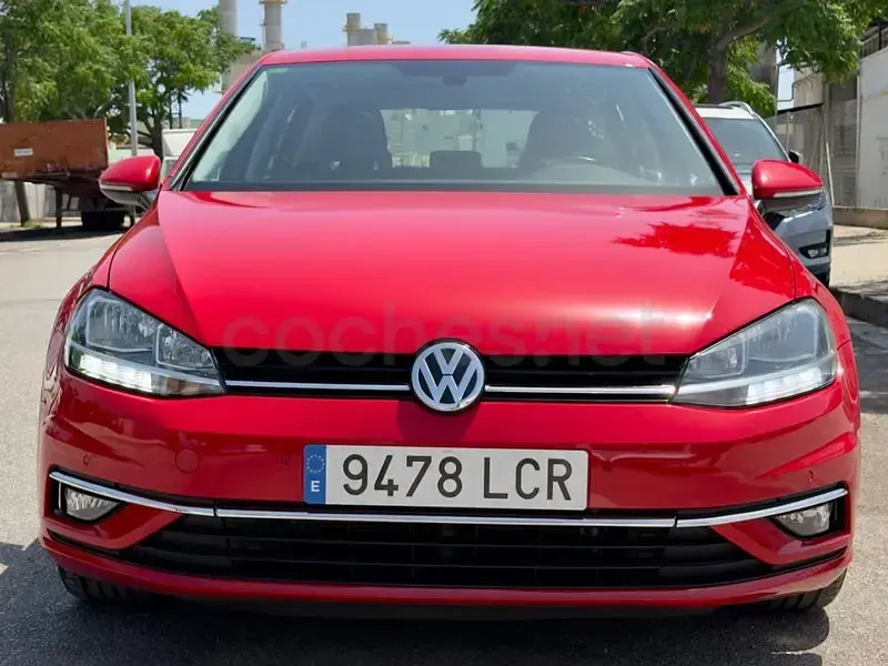 Usado VW Golf VII Advance 130 CV (95 kW) 2019 Rojo Berlina