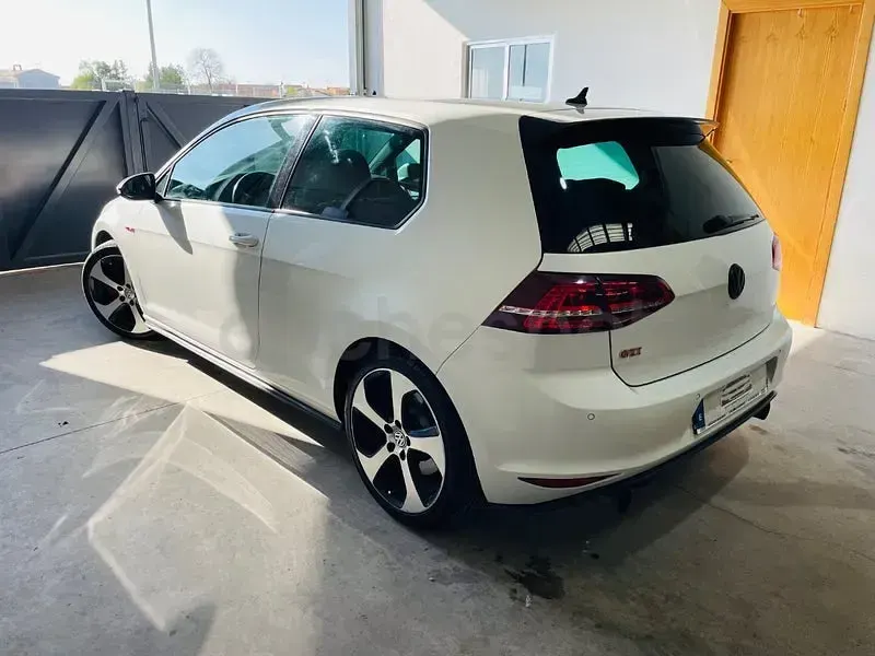 Usado VW Golf VII GTI 220 CV (161 kW) 2014 Blanco Berlina