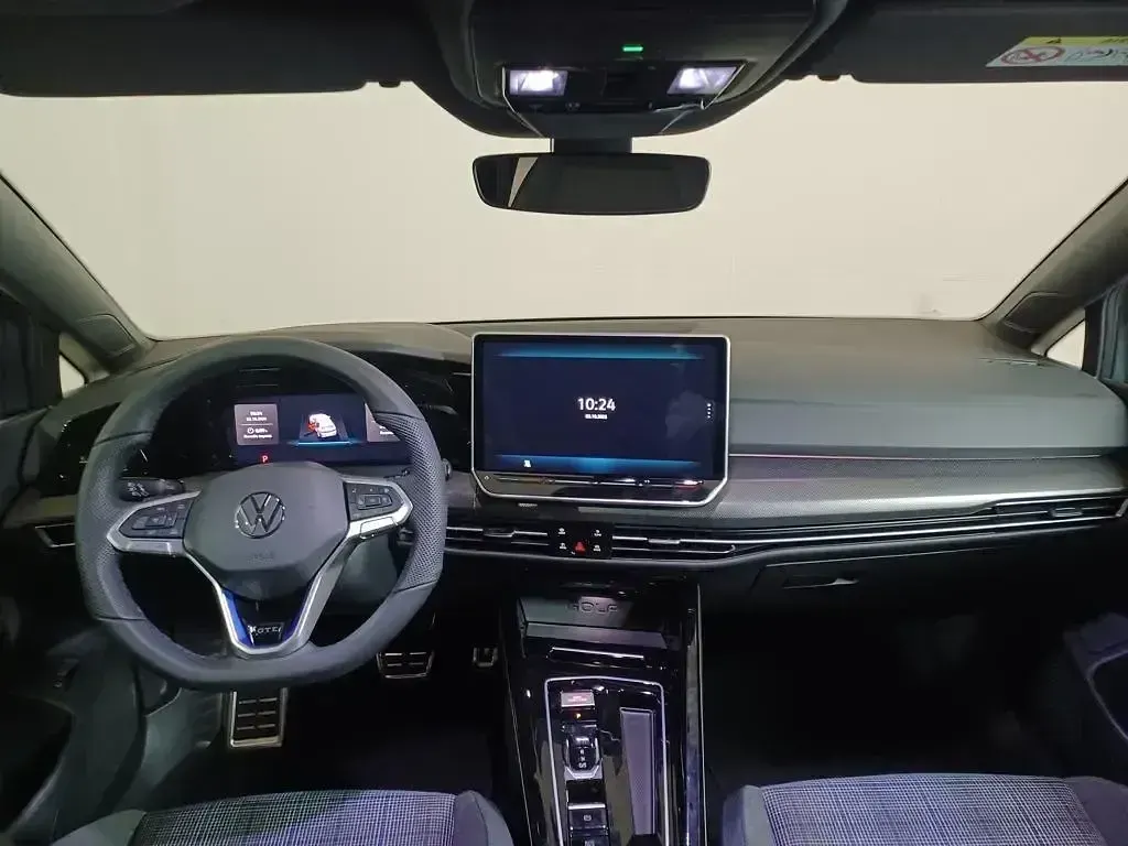 Usado VW Golf VIII GTE 272 CV (200 kW) 2025 Gris Berlina