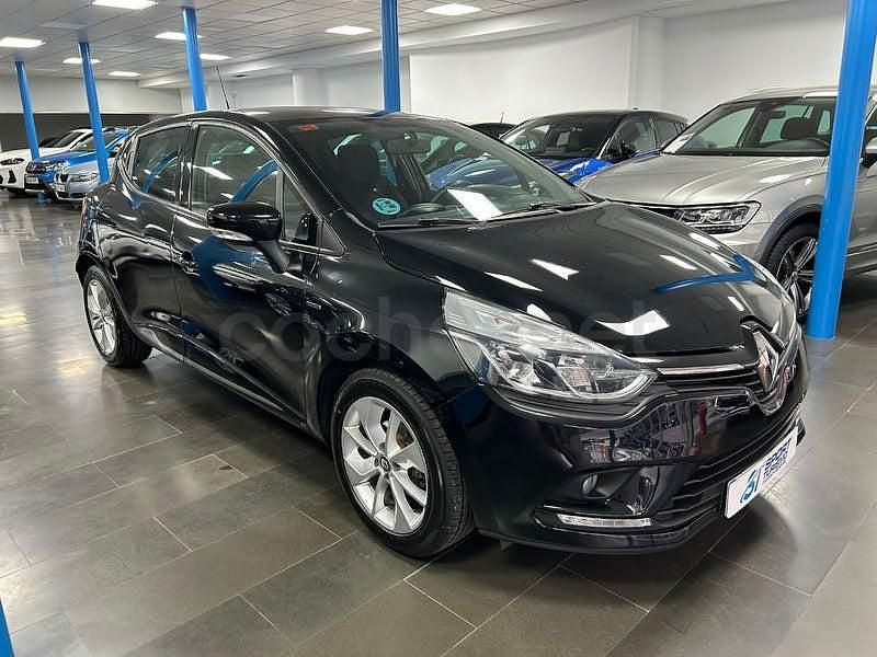 Usado Renault Clio IV Zen 90 CV (66 kW) 2017 Negro Berlina