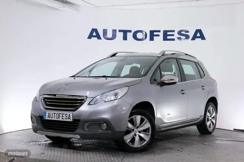 Plateado Usado 2016 Peugeot 2008 Allure SUV | 8450 € (Super precio) - Imagen 1/4