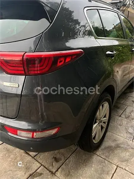 Usado Kia Sportage 115 CV (84 kW) 2016 Gris / plata SUV