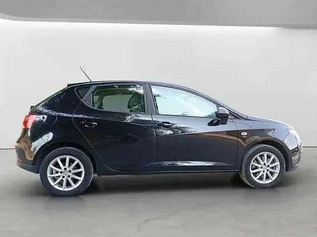 Usado Seat Ibiza Style 105 HP (77 kW) 2010 Preto Sedan