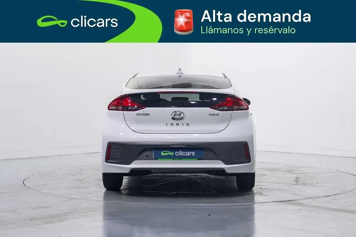 Usado Hyundai Ioniq 105 CV (77 kW) 2022 Blanco Utilitario