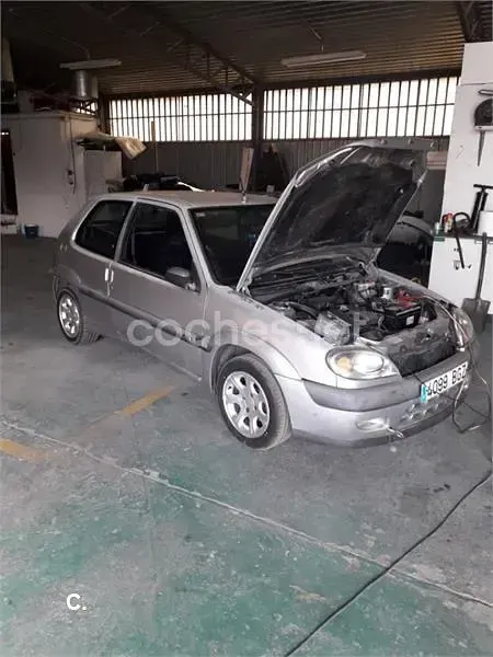 Usado Citroën Saxo 90 CV (66 kW) 2001 Gris / plata Utilitario