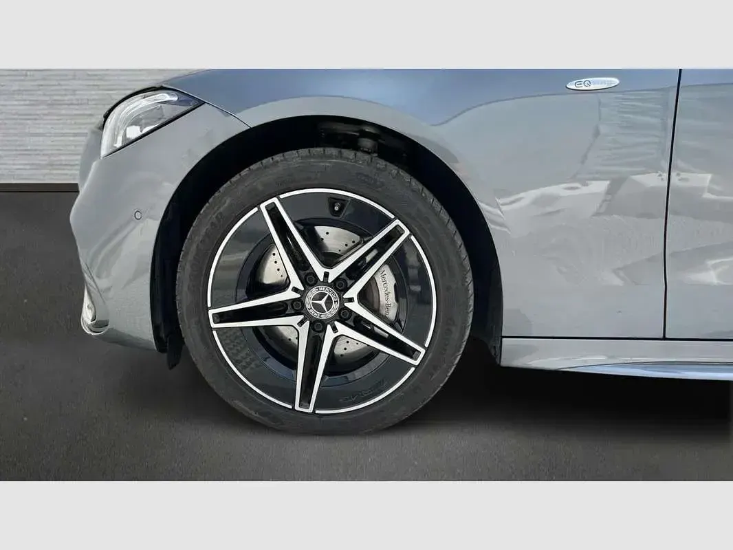 Usado Mercedes C300e 313 CV (230 kW) 2025 Gris Familiar