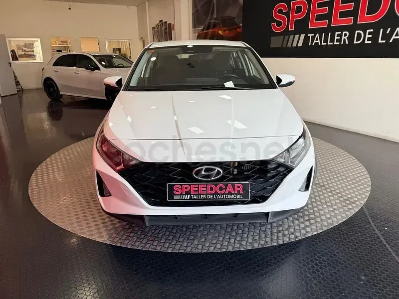 Usado Hyundai i20 100 CV (73 kW) 2021 Blanco Utilitario