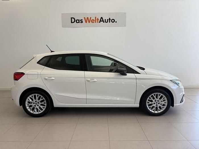 Usado Seat Ibiza FR 115 CV (84 kW) 2025 Blanco Berlina