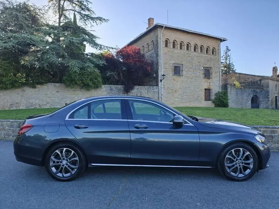 Usado Mercedes C220 170 CV (125 kW) 2016 Gris Berlina