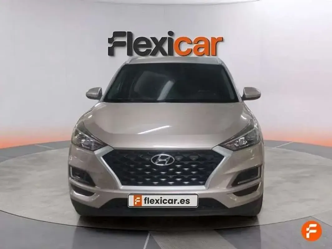 Usado Hyundai Tucson 132 HP (97 kW) 2019 Cinzento SUV