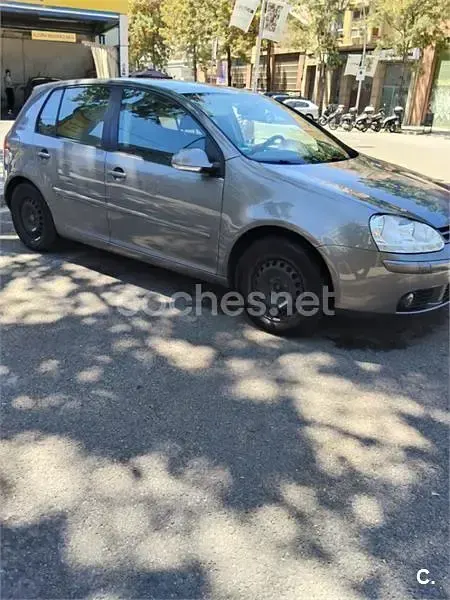 Usado VW Golf V Sportline 140 HP (102 kW) 2007 Cinzento Sedan