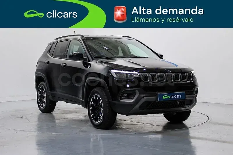 Usado Jeep Compass Trailhawk 240 CV (176 kW) 2024 Negro SUV