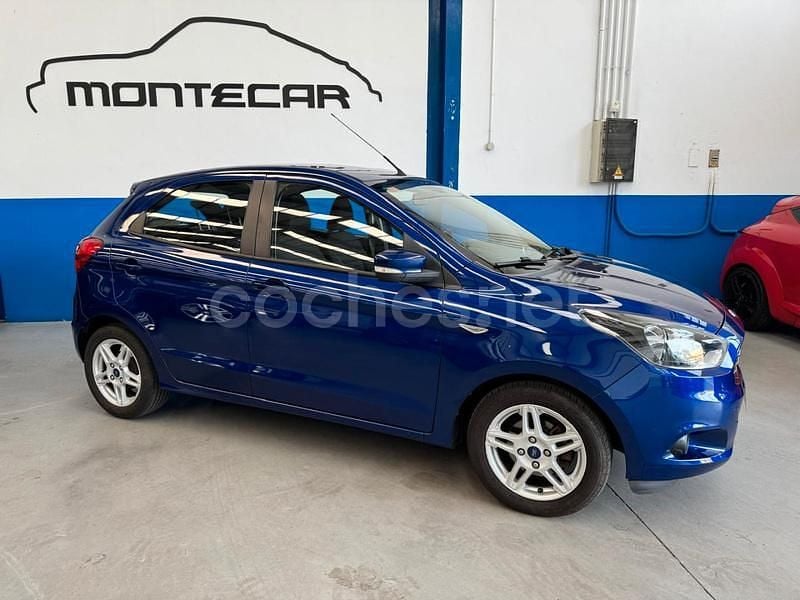Usado Ford Ka Plus Ultimate 85 CV (62 kW) 2016 Azul Utilitario