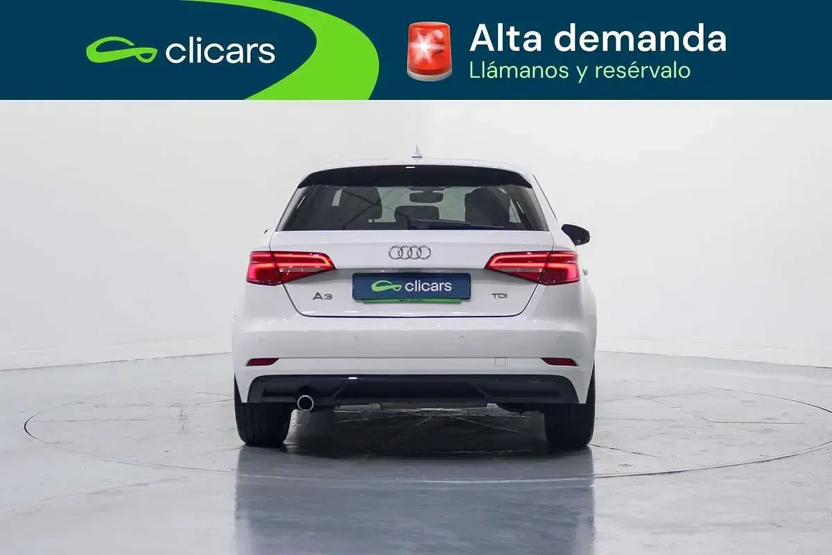 Usado Audi A3 Sportback Design 110 CV (80 kW) 2017 Blanco Utilitario