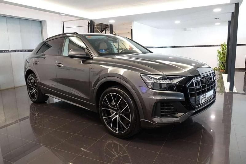 Gris / plata Usado 2021 Audi Q8 Ambiente SUV | 64.900 € (Precio justo) - Imagen 1/4