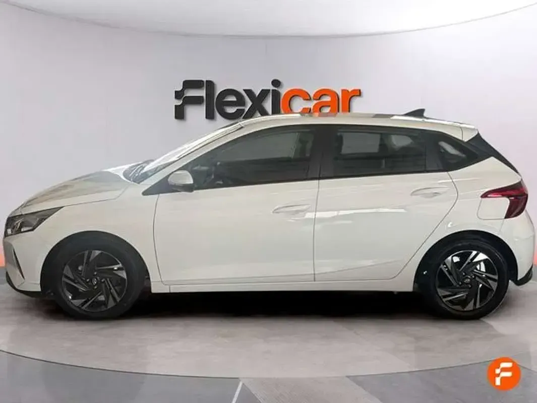 Usado Hyundai i20 101 CV (74 kW) 2022 Blanco Utilitario