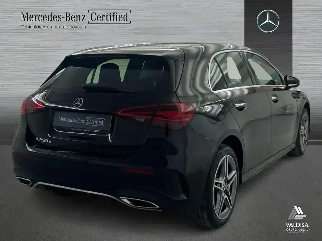 Usado Mercedes A250 218 CV (160 kW) 2025 Negro Berlina