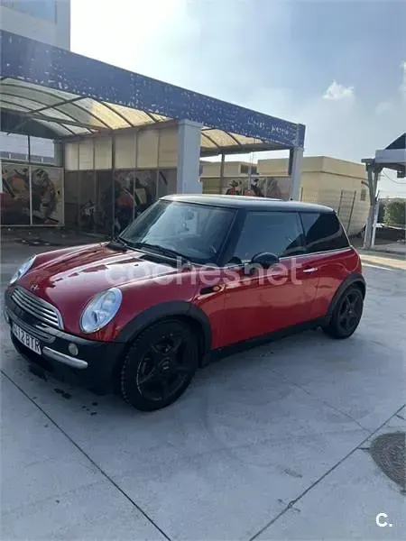 Usado Mini ONE 90 CV (66 kW) 2002 Rojo Utilitario