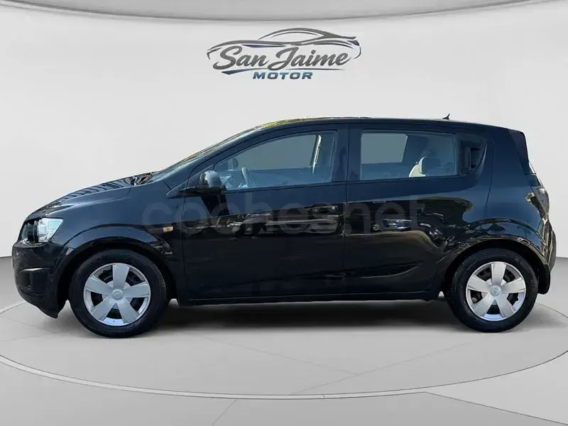 Usado Chevrolet Aveo LS 86 CV (63 kW) 2012 Negro Berlina