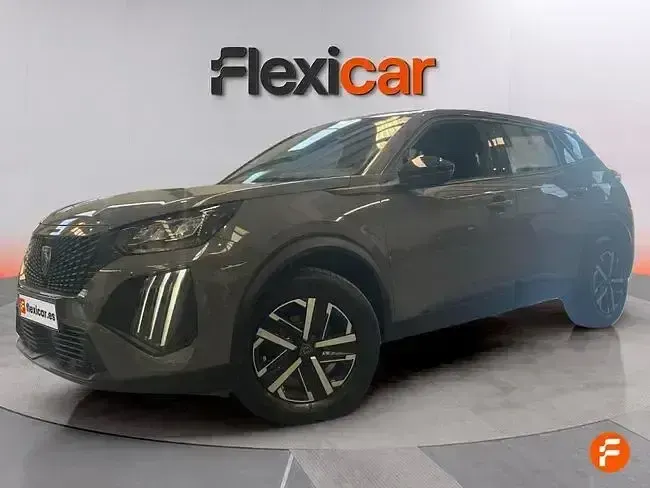 Usado Peugeot 2008 Active 100 CV (73 kW) 2023 Gris SUV