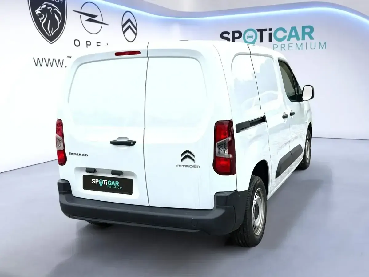 Usado Citroën Berlingo 102 CV (75 kW) 2022 Blanco Monovolumen