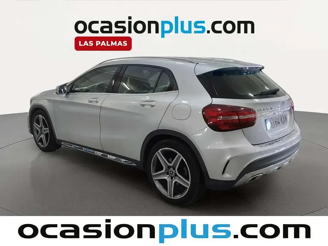 Usado Mercedes GLA180 122 CV (89 kW) 2019 Gris SUV
