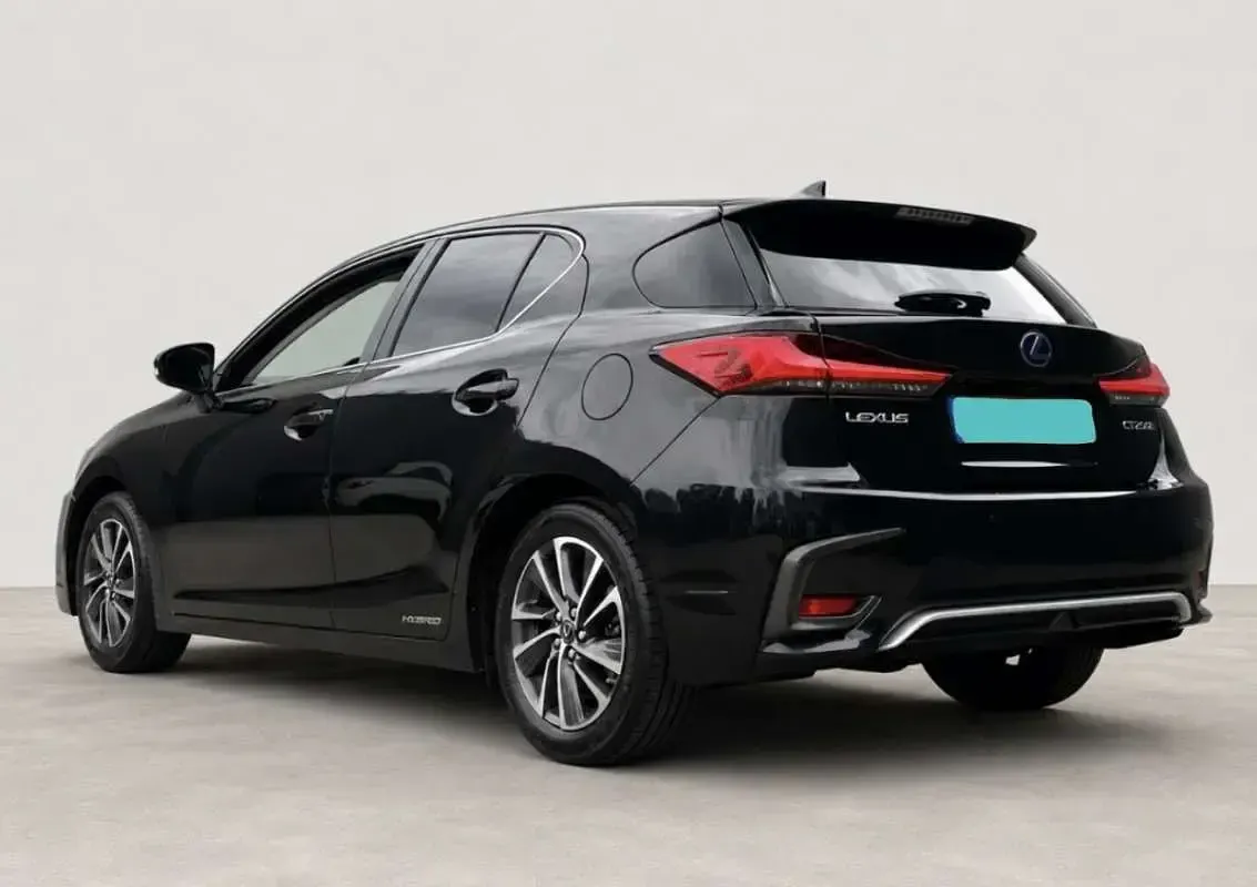 Usado Lexus CT200h Business Edition 136 CV (100 kW) 2018 Negro Utilitario