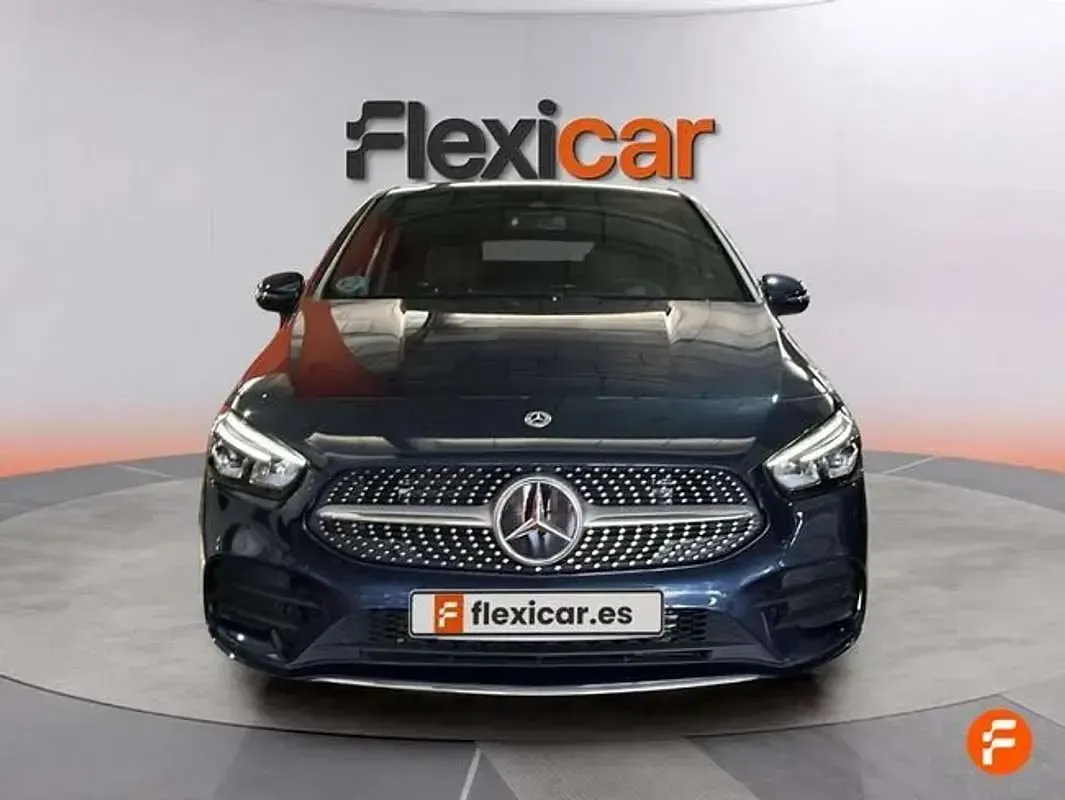Usado Mercedes B180 116 CV (85 kW) 2021 Azul Utilitario
