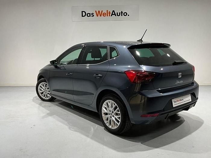 Gris Usado 2024 Seat Ibiza | 18.900 € (Precio justo) - Imagen 1/4
