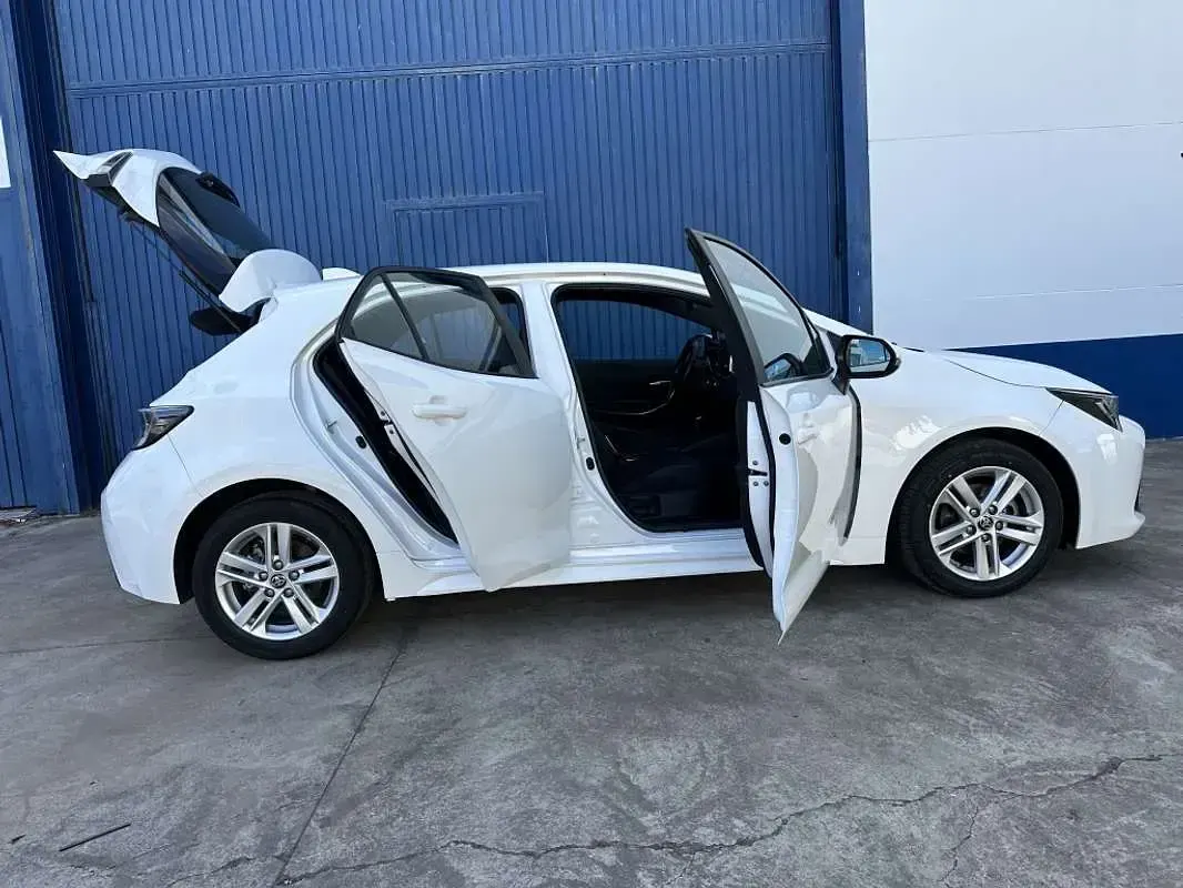 Usado Toyota Corolla Active 122 CV (89 kW) 2021 Blanco Utilitario