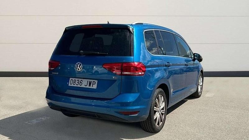 Usado VW Touran Sportline 116 CV (85 kW) 2017 Azul Monovolumen