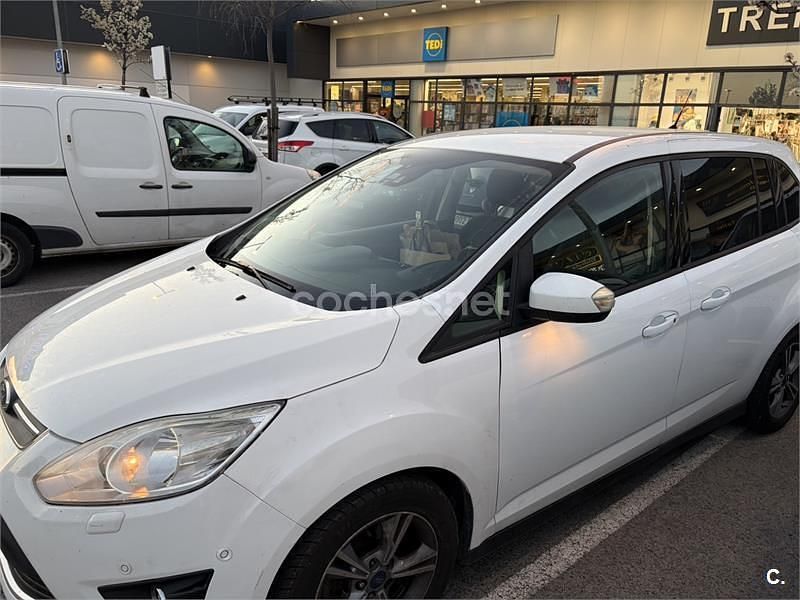 Usado Ford Grand C-Max Trend 125 CV (91 kW) 2014 Blanco Monovolumen