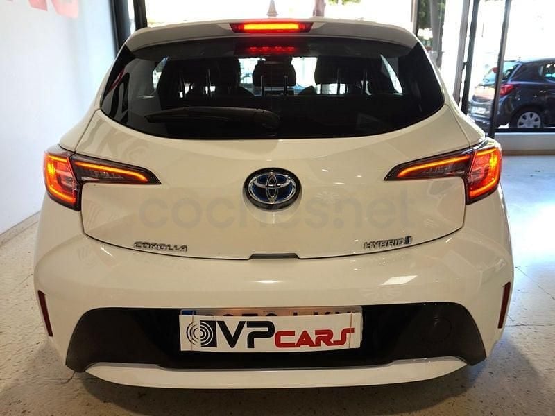 Usado Toyota Corolla Active 122 CV (89 kW) 2021 Blanco Berlina