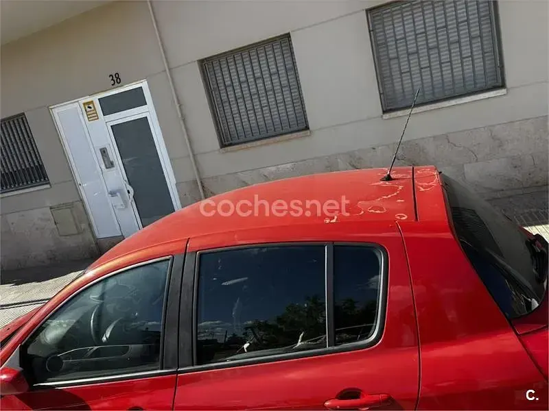 Usado Renault Clio II Dynamique 105 CV (77 kW) 2005 Rojo Berlina