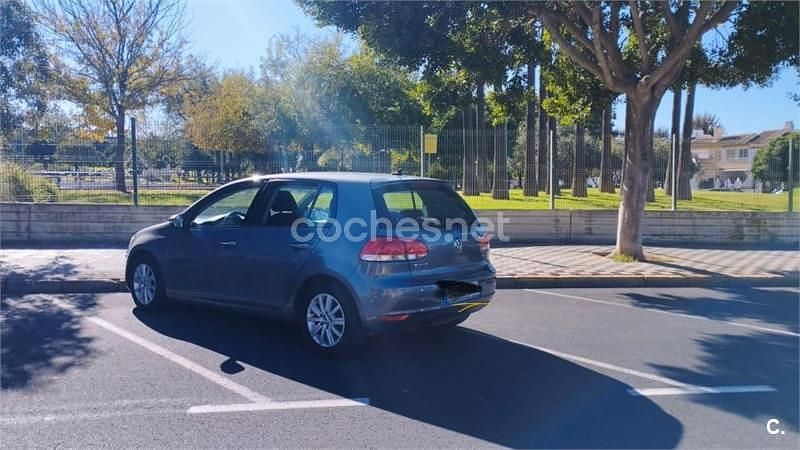 Usado VW Golf VI Highline 105 CV (77 kW) 2009 Gris / plata Utilitario
