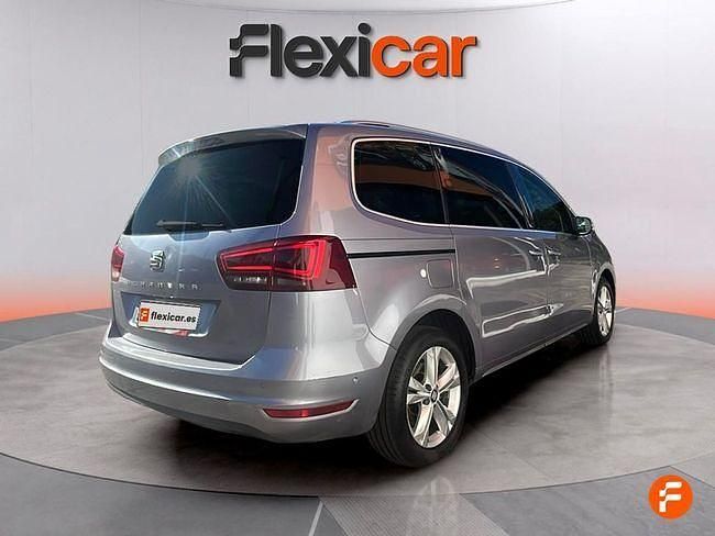Usado Seat Alhambra 150 CV (110 kW) 2022 Gris Monovolumen