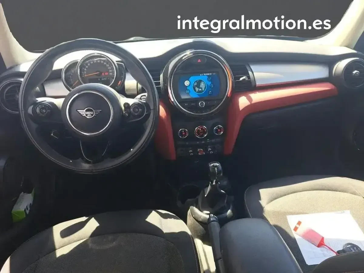 Usado Mini Cooper 136 CV (100 kW) 2019 Rojo Utilitario