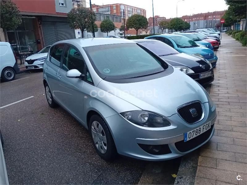 Gris / plata Usado 2006 Seat Altea Stylance Monovolumen | 3800 € (Un poco caro) - Imagen 1/4