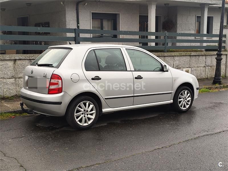Gris / plata Usado 2006 Skoda Fabia Utilitario | 3000 € (Precio justo) - Imagen 1/4