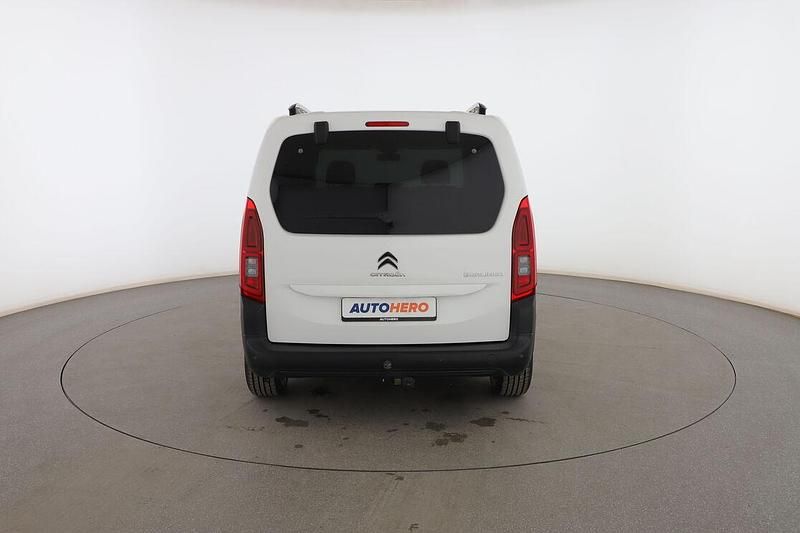 Usado Citroën Berlingo Shine 132 CV (97 kW) 2019 Blanco Monovolumen