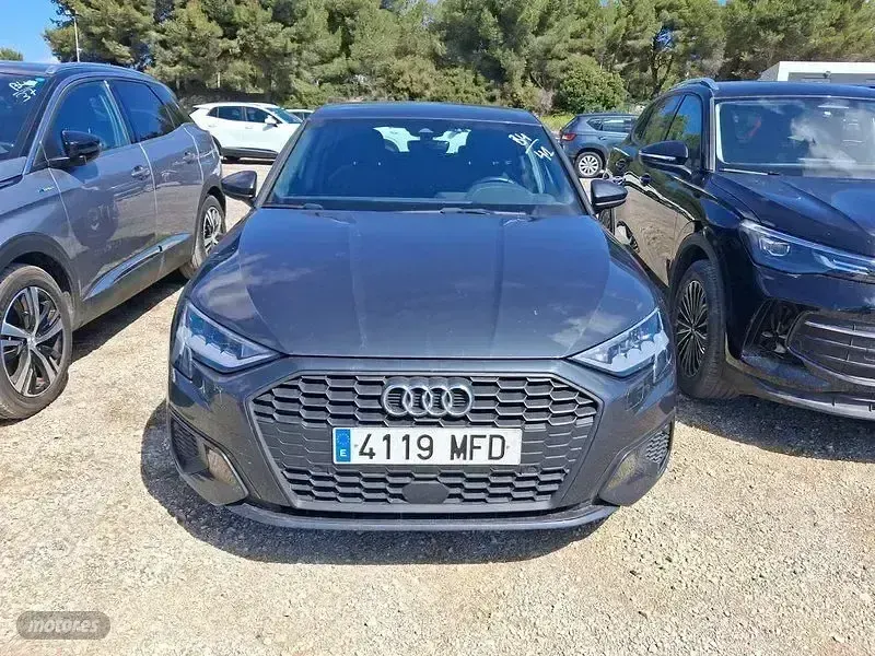 Usado Audi A3 Premium 116 CV (85 kW) 2023 Gris Berlina