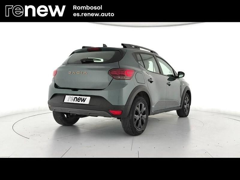 Usado Dacia Sandero Extreme 100 CV (73 kW) 2025 Verde Berlina
