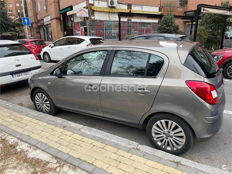 Usado Opel Corsa Selective 75 CV (55 kW) 2012 Beige Utilitario