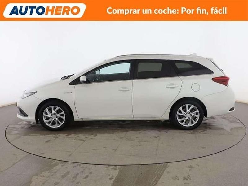 Usado Toyota Auris Hybrid Active 136 CV (100 kW) 2017 Blanco Utilitario
