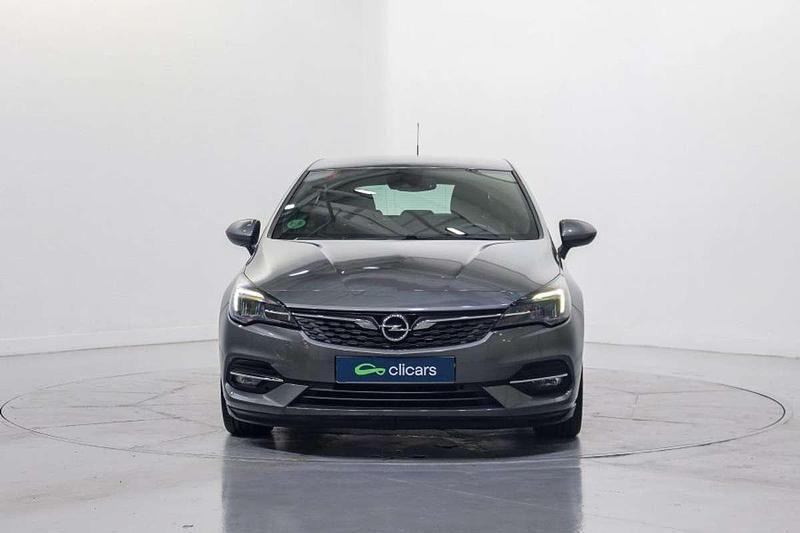 Usado Opel Astra Design & Tech 110 CV (80 kW) 2021 Gris Utilitario